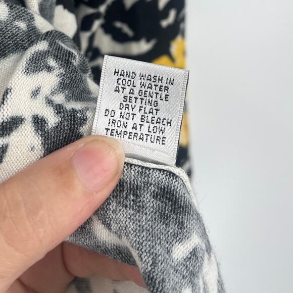 Cache Dark Floral Open Sweater Sz L Preppy Floral Old Money Asymmetrical Light - Picture 10 of 10